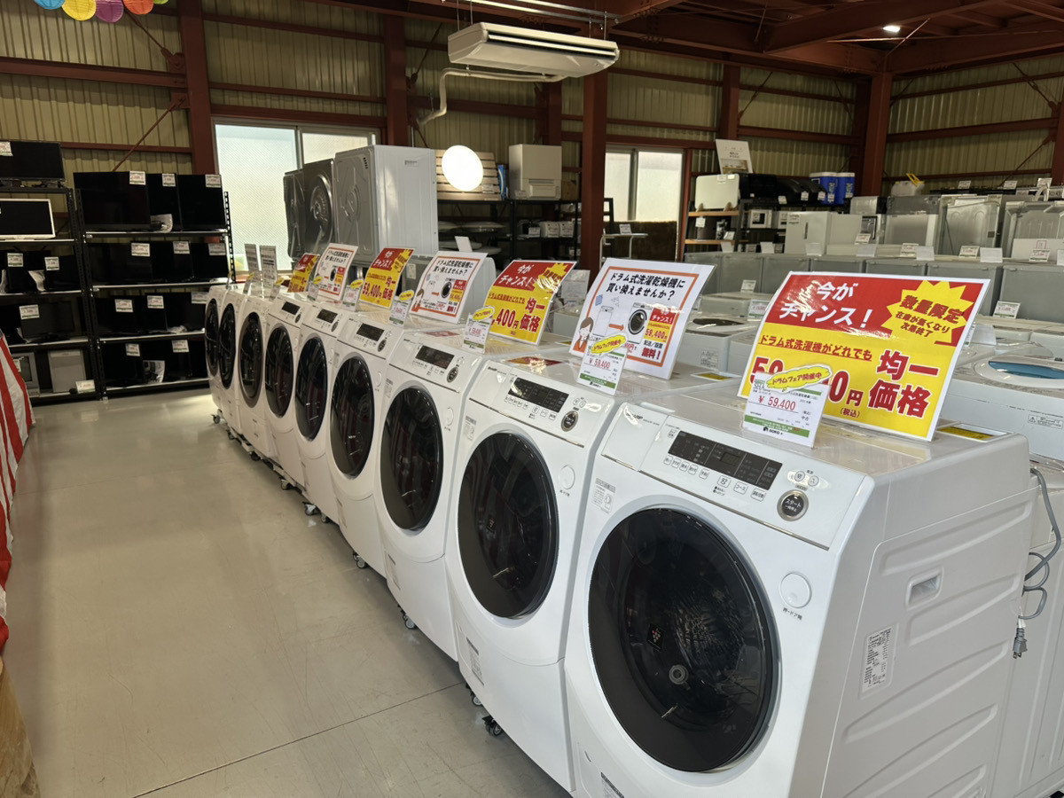 中古家電が並ぶ店内